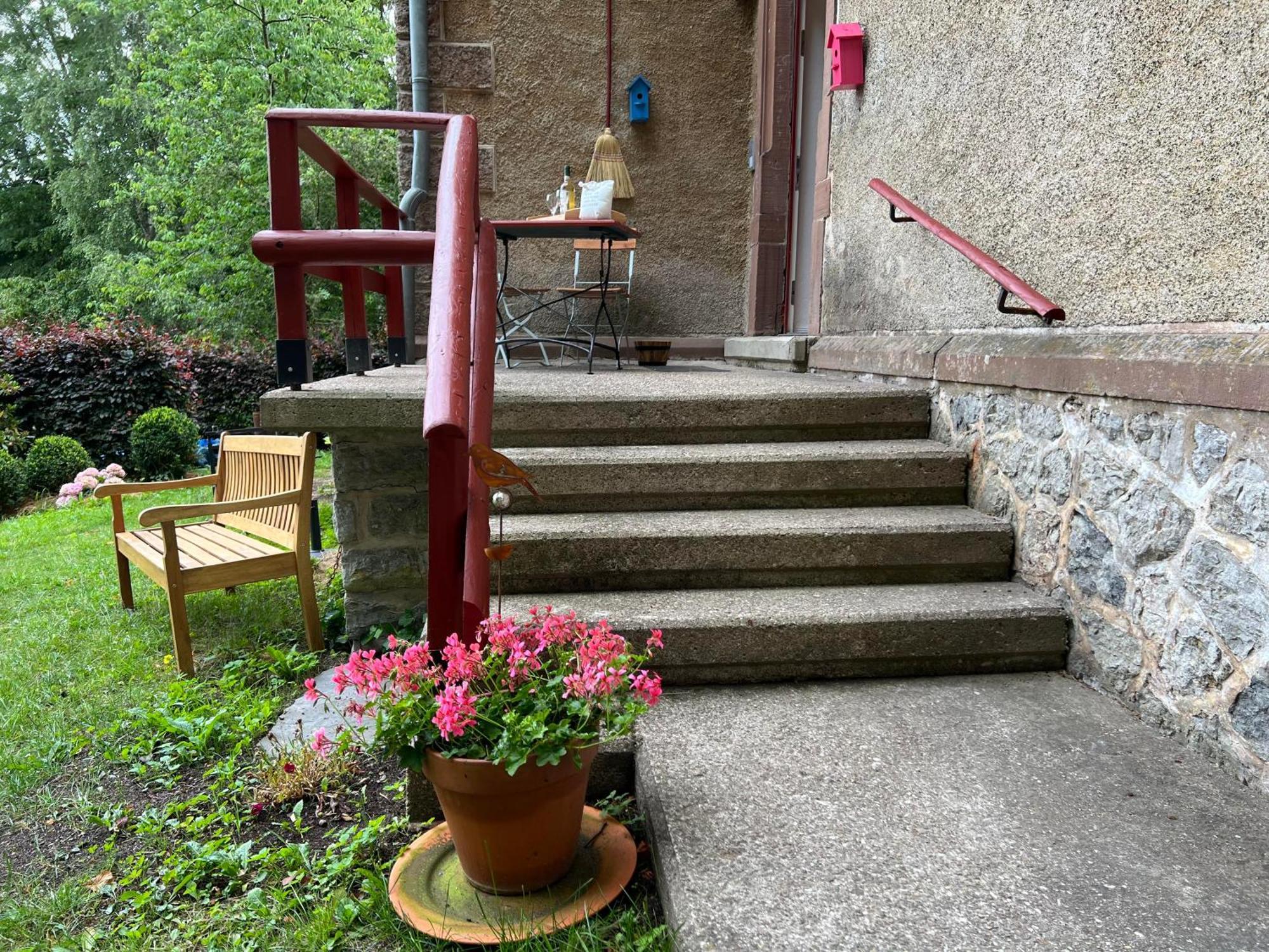 L' Extravagante Im Garten Von Schloss Schmidtheim Dış mekan fotoğraf